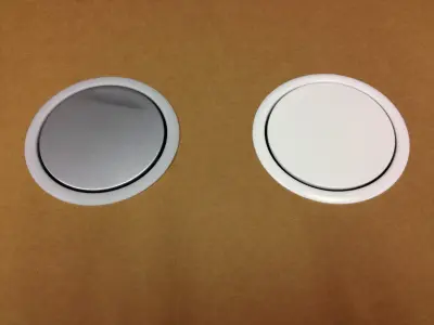 EVOline Port 3 Presa a scomparsa con messa a terra e coperchio bianco