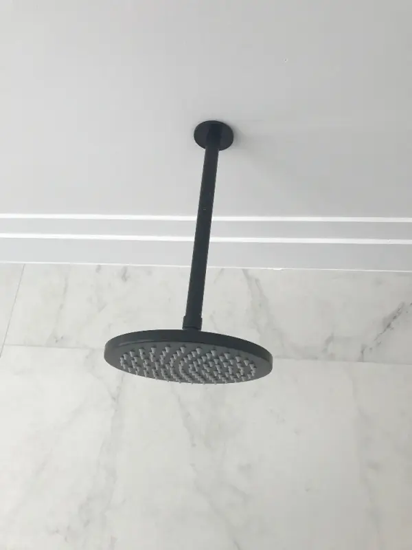 Waterevolution Flow soffione doccia 200 mm con attacco a soffitto nero opaco T1642PR