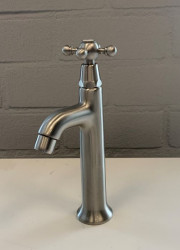 Rubinetto da lavabo classico PB con manopola resistente acqua fredda in acciaio inox 1208855552