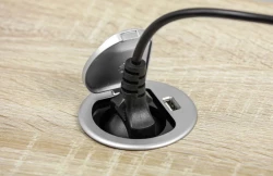 Indux Cover presa da cucina incassata con messa a terra in piano di lavoro con USB e presa colore argento 1208957394