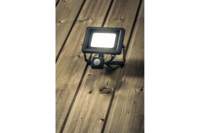 Proiettore LED iNEXT con sensore di movimento 20W 1600lm, PF>0,9, RA>80, IP65, 120°, 6400K, corpo nero 1208962859