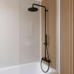 Waterevolution Flow combinazione doccia con soffione a pioggia nero opaco 200mm T141NRPR