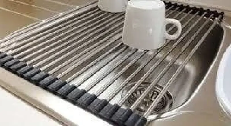 Quadri Rolmat zwart 39 x 26 cm voor in de spoelbak 1208967513" vertaalt naar het Italiaans als: "Tappetino arrotolabile Quadri nero 39 x 26 cm per il lavello 1208967513.