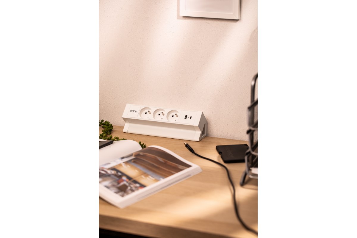 Presa per mobili Basco, 3 x presa con messa a terra, USB A+C, cavo da 1,5 m, bianco con montaggio